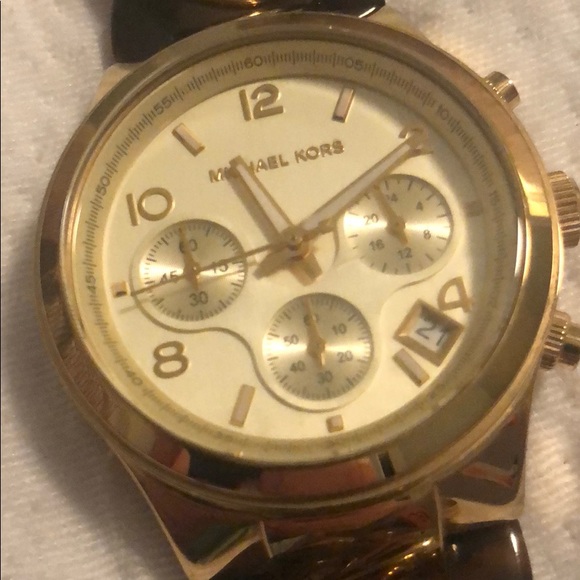 Michael Kors Tortoise Shell Chain Watch - Picture 4 of 4